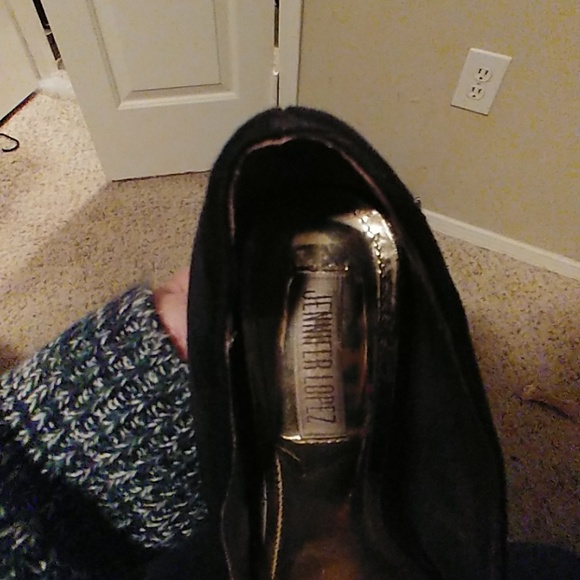 High Heels - Picture 4 of 4